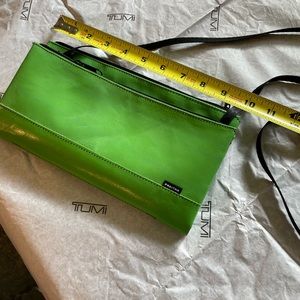 Freitag crossbody clutch; lime green; new: www.freitag.ch